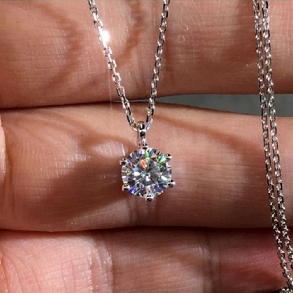 Silver necklace with clear stone